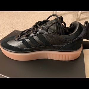 Adidas x IVY PARK Super Sleek 72 Sneaker size: 6.5